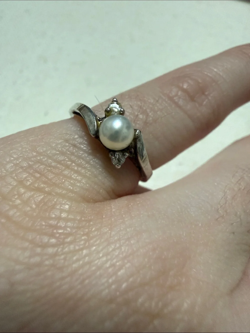 Classic Sterling silver 925 Pearl Accent Ring size 4
